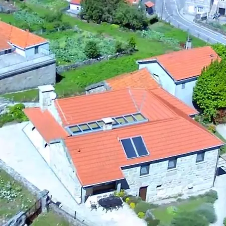 Casa Fonte Do Laboreiro * קסטרו לבוריירו