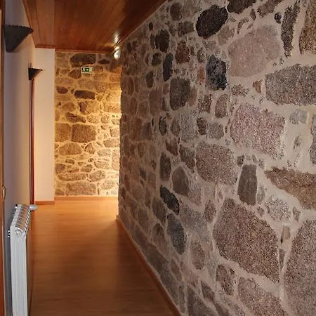 Casa Fonte Do Laboreiro קסטרו לבוריירו
