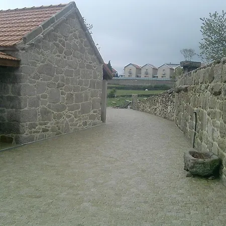 Casa Fonte Do Laboreiro * קסטרו לבוריירו