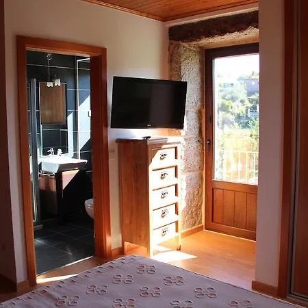 Casa Fonte Do Laboreiro * קסטרו לבוריירו