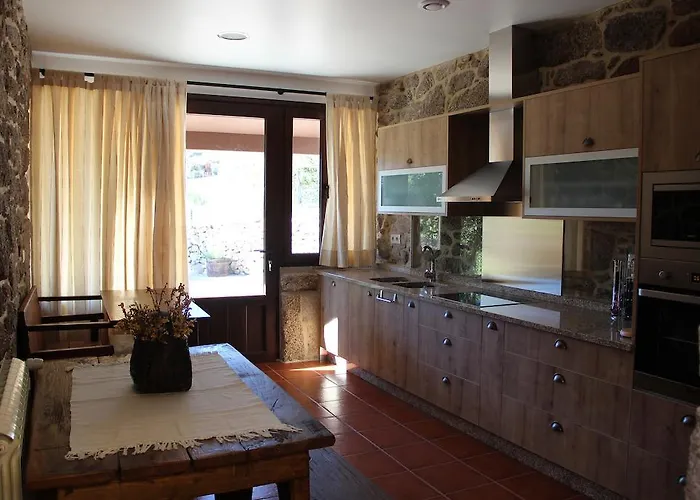 Casa Fonte Do Laboreiro 卡斯特罗拉沃雷罗