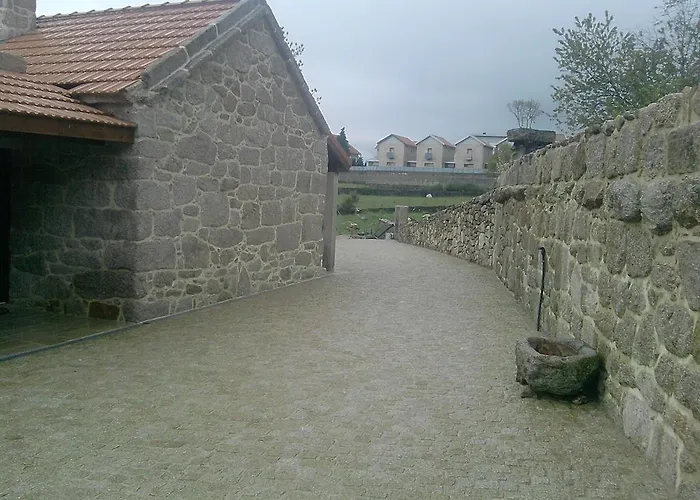 Casa Fonte Do Laboreiro * 卡斯特罗拉沃雷罗