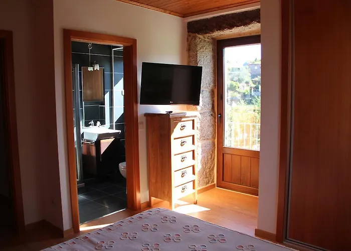 Casa Fonte Do Laboreiro * 卡斯特罗拉沃雷罗